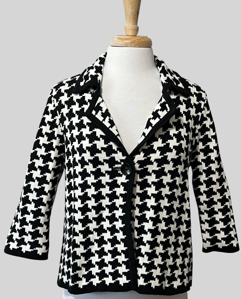Josephine Chaus size M Retro 90s Black White Houndstooth Sweater Shrug Old Money